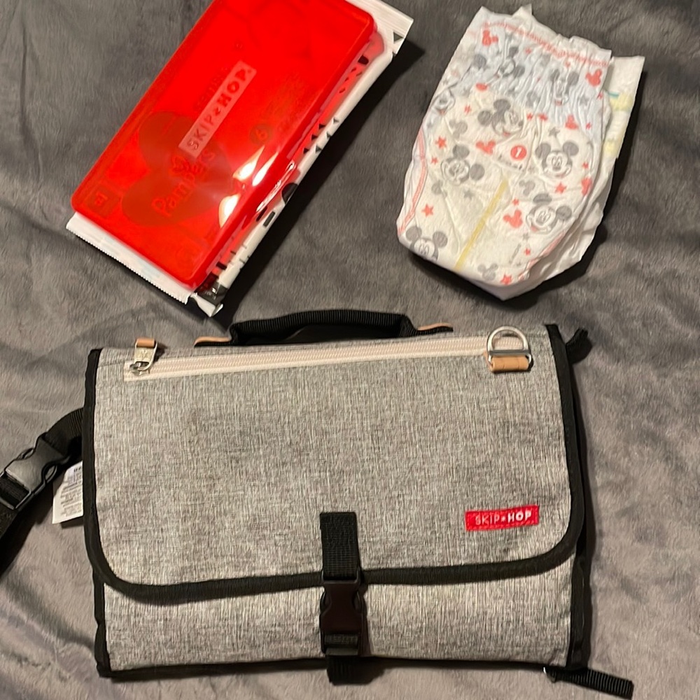 Skiphop Pronto Baby Changing Station Hand Held Diaper Bag (ette)